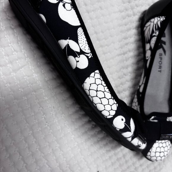 Anne Klein Sport Black and White Comfort Ballets, Size 6.5 - Picture 9 of 14